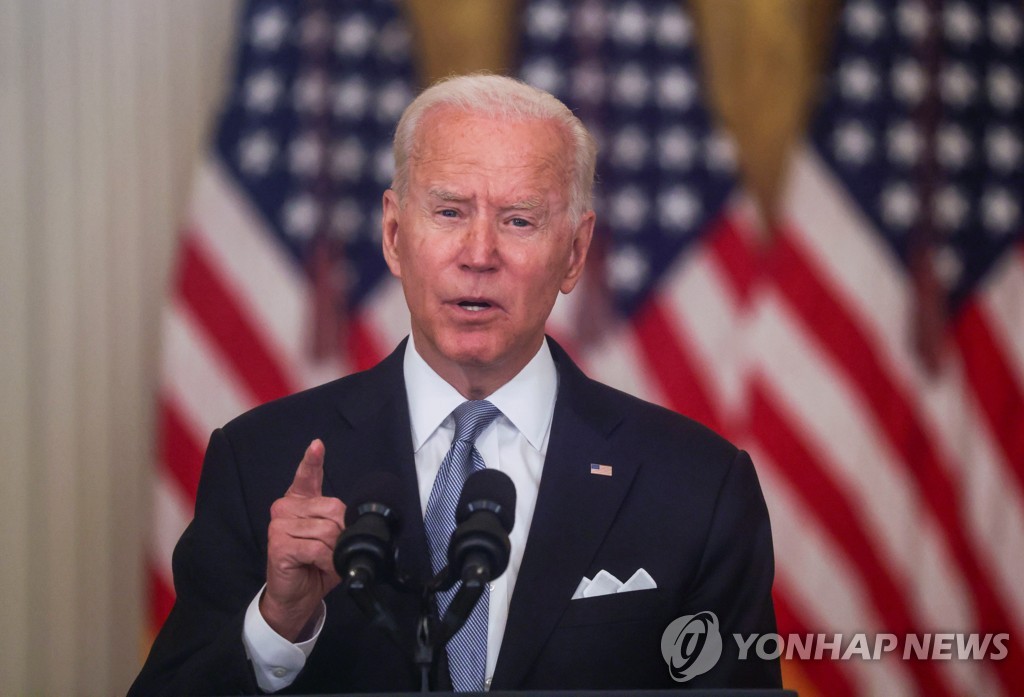 U.S. President Joe Biden delivers a speech on the crisis in Afghanistan at the White House in Washington on Aug. 16, 2021, in this photo released by Reuters. (Yonhap)