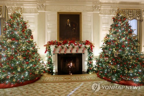 백악관 공식 만찬장 크리스마스 트리 장식