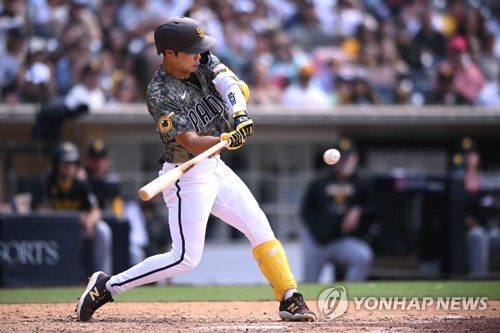 Pirates' Park Hoy-jun called up to majors, thrown out at home in extra  innings