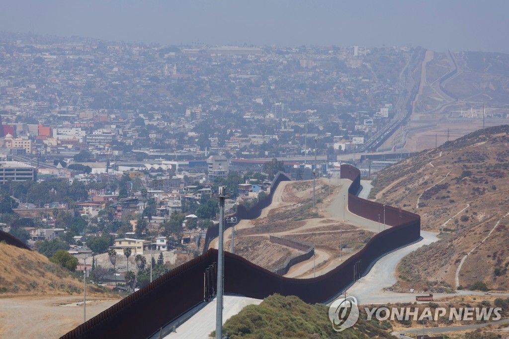 미·멕시코 사이 국경 장벽