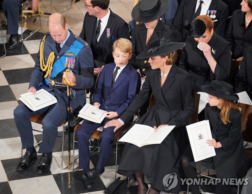엘리자베스 2세 여왕 장례식 참석한 윌리엄 왕세자 가족