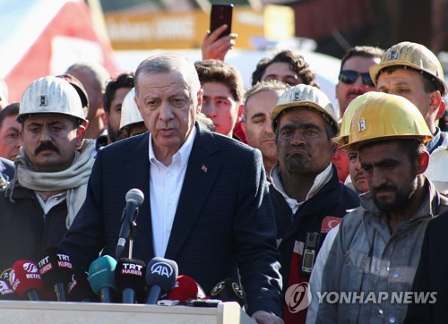 아마스라 탄광 폭발 사고 현장 찾은 에르도안 튀르키예 대통령
