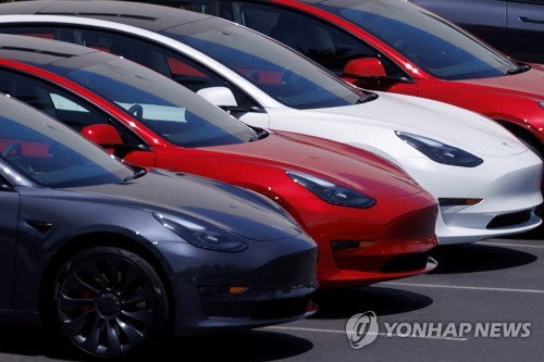 테슬라 2분기 재고 1만3천대…"2개 모델 의존, 한계 올 수도"