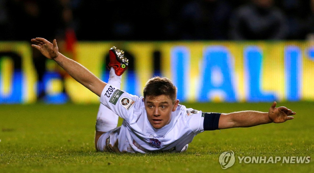 2017년 AFC 필드에서 뛰던 샘 핀리의 모습.