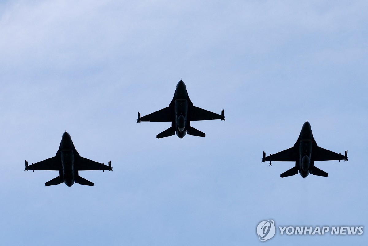 민간 비행기, 트럼프 골프장 '비행제한구역' 또 침범……