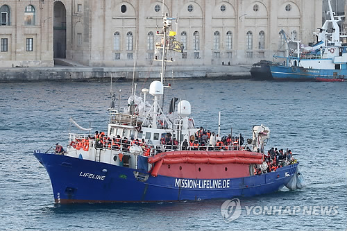 伊, 난민 구조 NGO에 벌금 부과 추진…1인당 최대 730만원