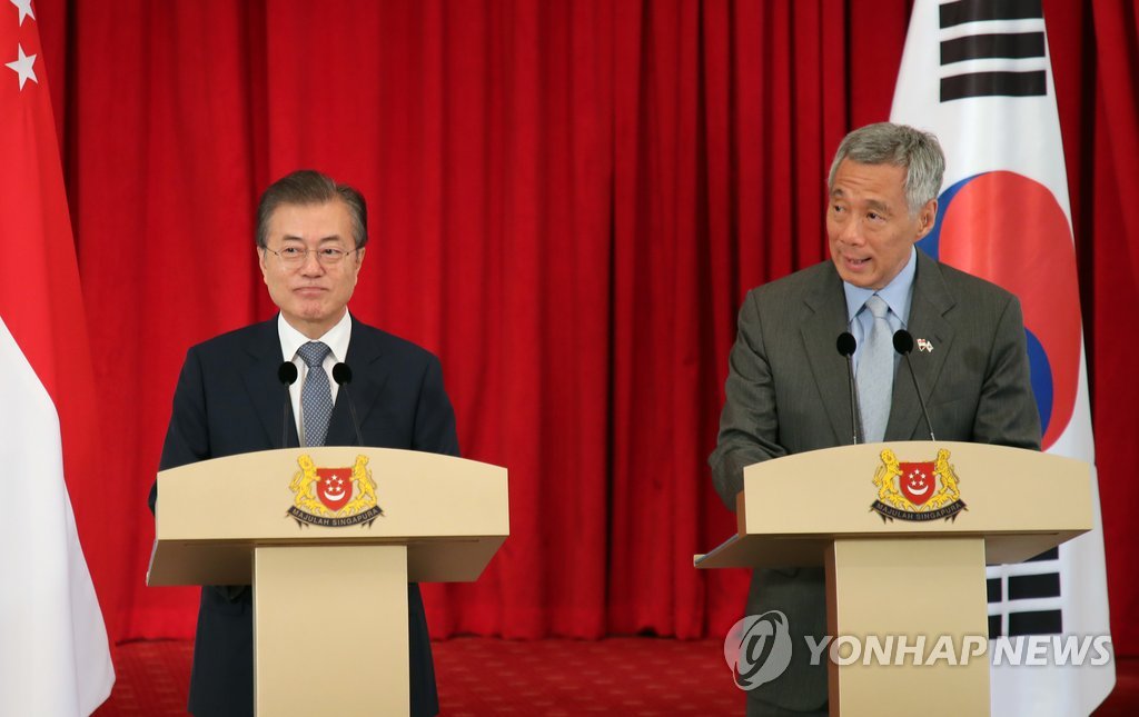 قائدا كوريا الجنوبية وسنغافورة اتفقا على تعزيز التعاون الدبلوماسي والاقتصادي