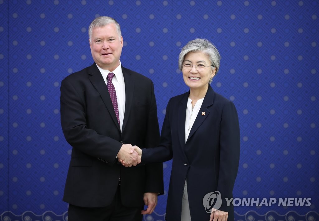 韓国外相が米特別代表と会談　非核化へ積極的な役割求める