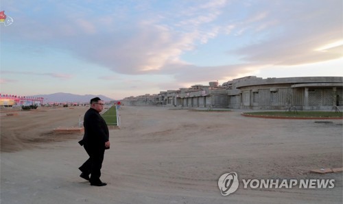 김정은, 원산 관광지구 건설현장 시찰