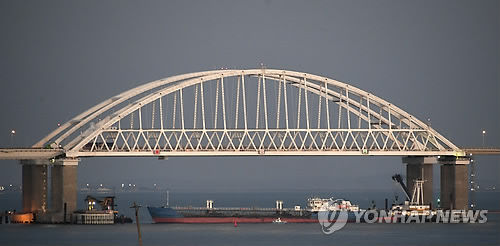 메르켈, 우크라 대통령과 통화…"군함 나포, 대화로 풀어야"