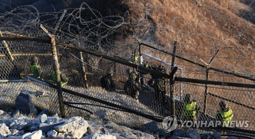 '북측 감시초소로 이동 중'