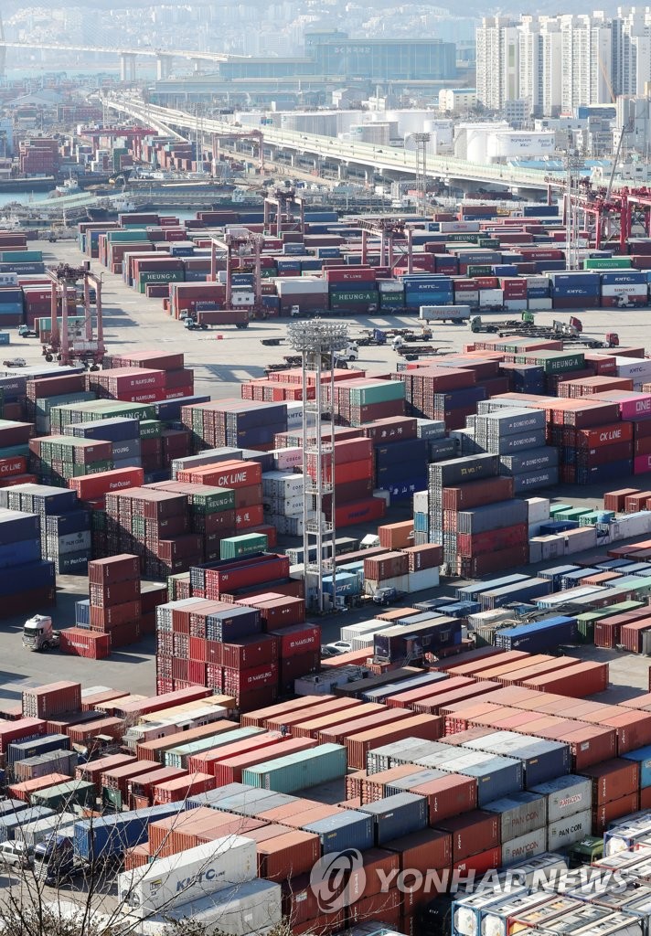 This undated file photo shows containers awaiting shipment in Busan, South Korea's largest port. (Yonhap)
