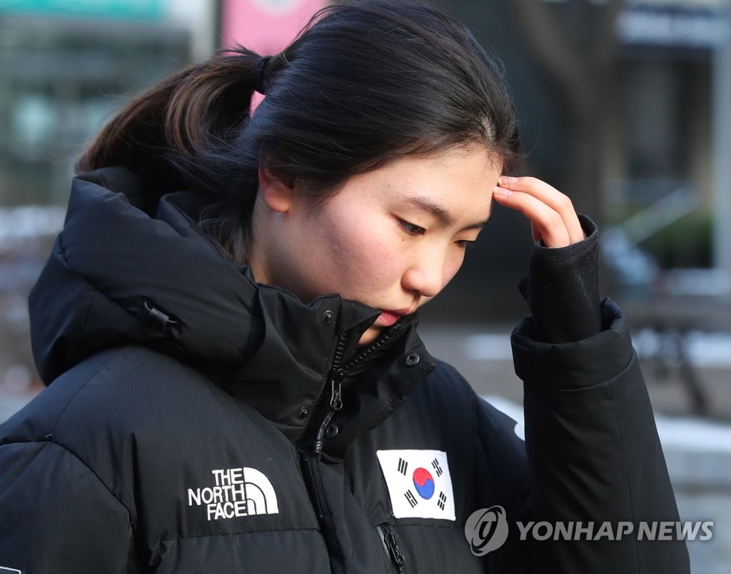 This file photo taken Dec. 17, 2018, shows South Korean short track speed skater Shim Suk-hee at a Suwon court. Shim recently filed a complaint against her former coach over alleged sexual assault. (Yonhap)