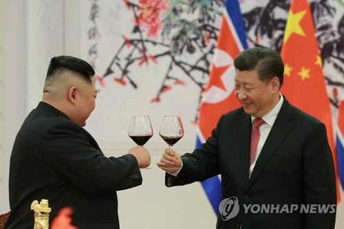 (LEAD) Xi promet une coopération étroite avec Pyongyang pour résoudre les questions de la péninsule coréenne