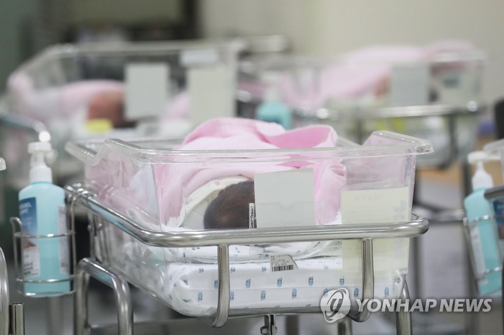 韓国の合計特殊出生率は低下を続けている（資料写真）＝（聯合ニュース）