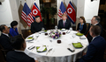 (LEAD) (US-NK summit) Trump, Kim start awkwardly before restoring rapport