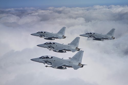 Vol en escadrille de FA-50