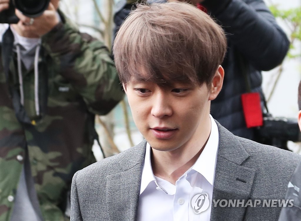 Park Yoo-chun, actor and former member of boy band JYJ, appears at the Suwon District Court in Suwon, south of Seoul, on April 26, 2019, to attend a hearing over his alleged drug use. (Yonhap)