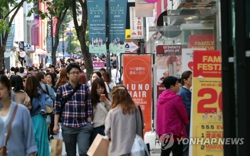 外国人観光客が多く訪れるソウルの繁華街、明洞（資料写真）＝（聯合ニュース）