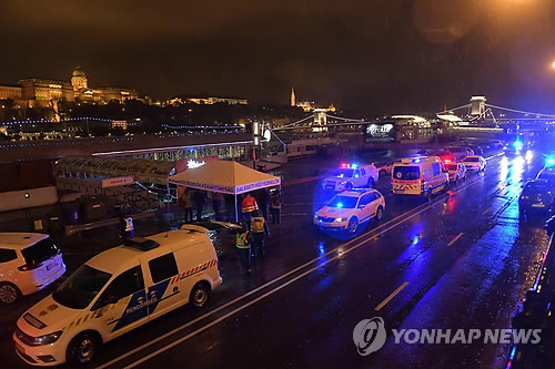 (4ª AMPLIACIÓN) Cancillería: De los 33 surcoreanos a bordo del crucero hundido en Hungría, hay 7 muertos, 7 rescatados y 19 desaparecidos