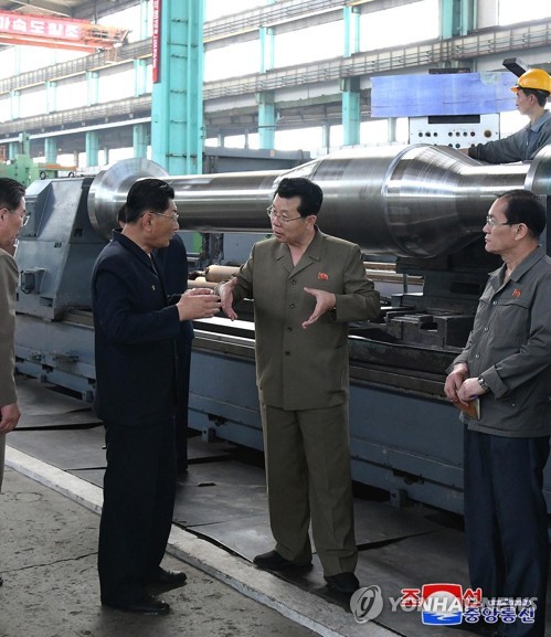 N. Korean premier visits heavy machinery complex