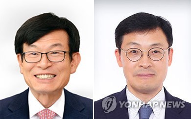  Moon replaces top presidential secretaries for policy, economic affairs