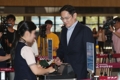 (LEAD) Samsung Electronics VP heads to Japan amid export curbs on chips materials