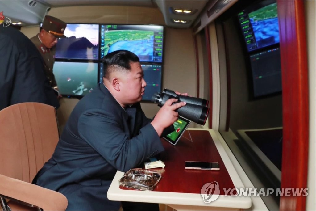 金正恩氏が新型戦術誘導弾発射を視察　「韓米演習に警告」＝北朝鮮メディア
