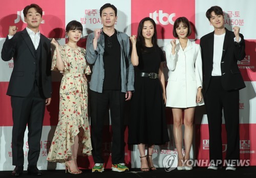 멜로가 체질 이병헌 감독 10년치 메모 다 털어 넣었습니다 연합뉴스