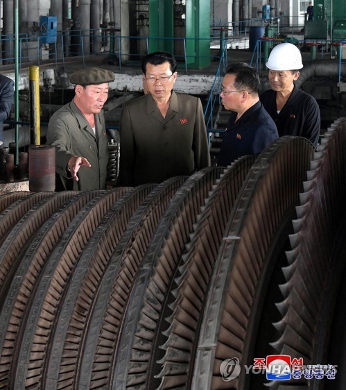 순천화력발전소 찾은 북한 김재룡 내각총리