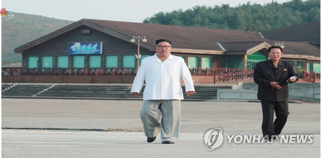 김정은, 금강산관광 현지지도 "남측시설 싹 들어내고 우리식으로"