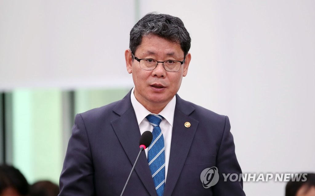 (LEAD) Minister, biz leaders discuss N.K. demand for facility removal from Mount Kumgang - 1