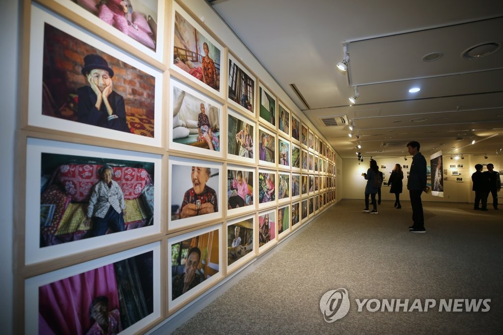 「不自由展」出品作も　慰安婦被害者テーマの写真展開幕＝韓国