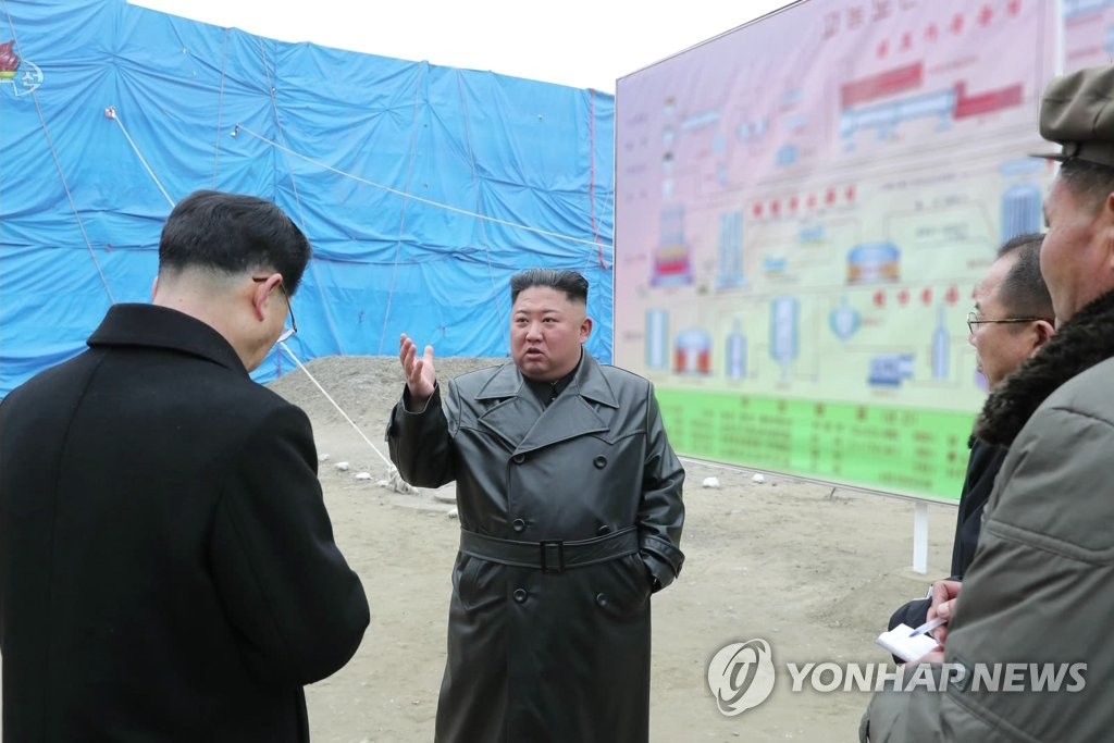 현지지도하는 북한 김정은 국무위원장