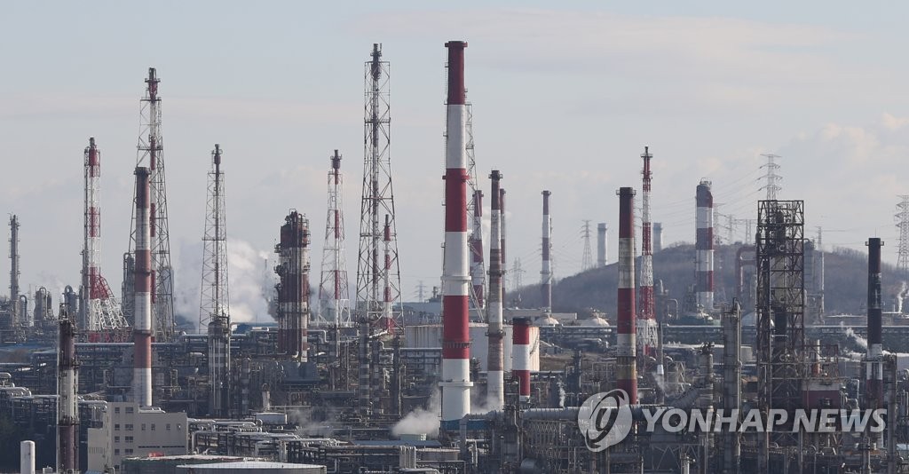 This photo taken Jan. 8, 2020, shows SK Innovation's refining facilities in Ulsan, 410 kilometers southeast of Seoul amid mounting geopolitical tensions in Middle East due to saber rattling between Washington and Tehran. (Yonhap)
