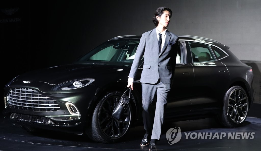 애스턴마틴 첫 SUV 모델 DBX 공개 | 연합뉴스 애스턴마틴 첫 Suv 모델 Dbx 공개 | 연합뉴스