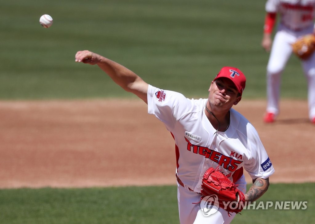 2 new American pitchers singled out by managers as ones to watch in new KBO season