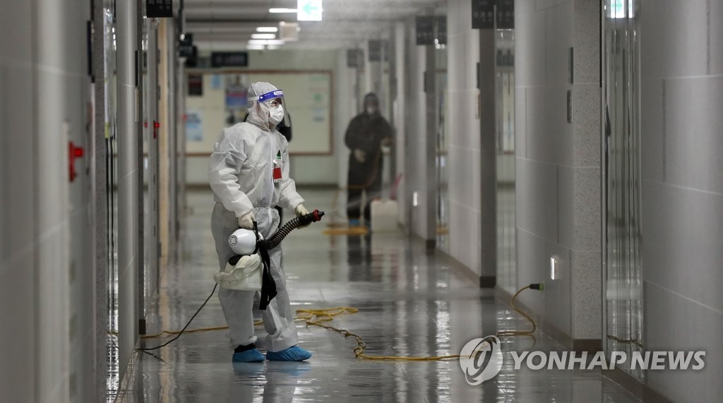 국회 의원회관 방역 작업 실시