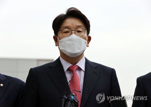 朴 탄핵소추위원장 권성동 "징역 20년 과하다"