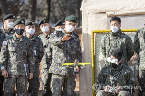 드론교육센터 현장지도 나선 육군참모총장