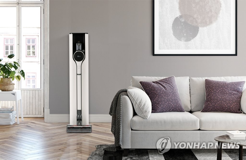 This image provided by LG Electronics Inc. on Jan. 6, 2021, shows the company's CordZero ThinQ A9 Kompressor+ vacuum cleaner to be showcased at the Consumer Electronics Show (CES) 2021. (PHOTO NOT FOR SALE) (Yonhap)