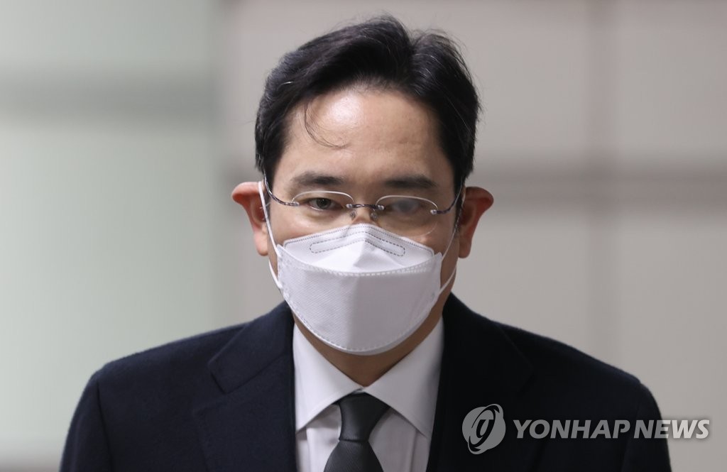 ′국정농단′ 이재용 징역 2년6개월