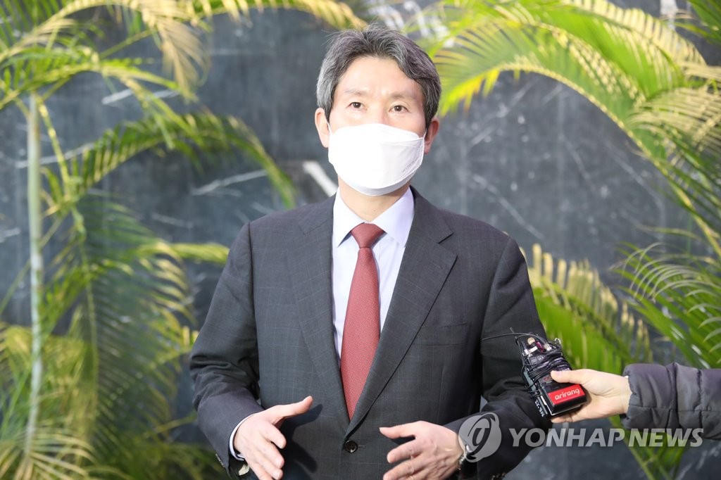 Unification Minister Lee In-young, South Korea's point man for inter-Korean relations, speaks to reporters at the government complex in Seoul on Feb. 1, 2021, in this file photo. (Yonhap)