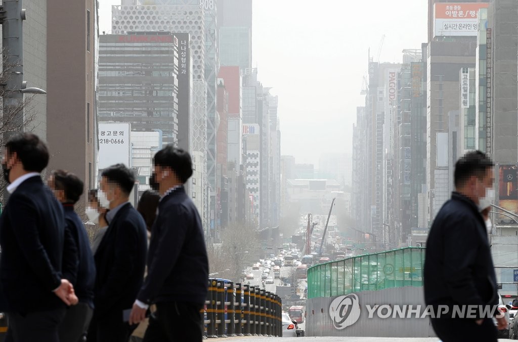 (3rd LD) S. Korea suffocated by worst yellow dust storm in a decade