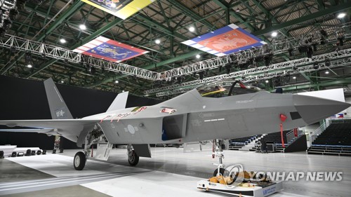韓国国産戦闘機が出庫式 | 聯合ニュース