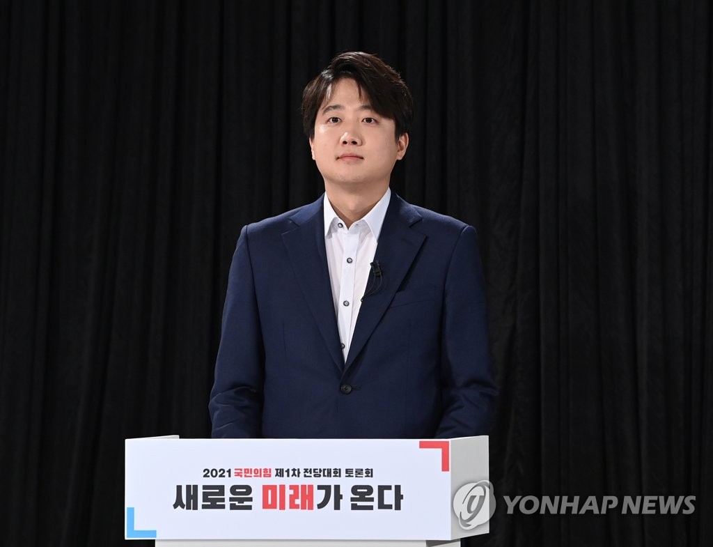 [速報]韓国最大野党代表に李俊錫氏 史上初の30代党代表 聯合ニュース