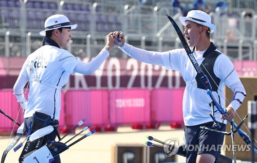 (Olympics) S. Korea captures inaugural gold in archery mixed team event