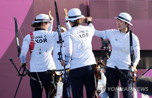 (Olympics) On cloud nine: S. Korea wins 9th consecutive gold in women's archery team event