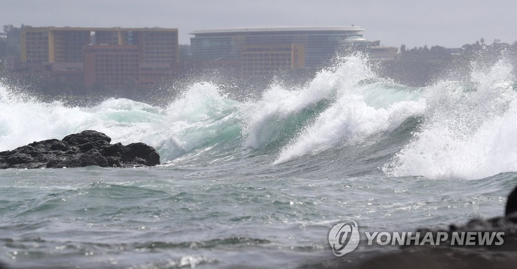 韓国に台風１２号接近　文大統領「非常対応体系」指示
