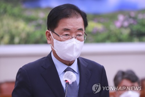 国会外交統一委員会の全体会議に出席した鄭義溶外交部長官＝２３日、ソウル（聯合ニュース）
